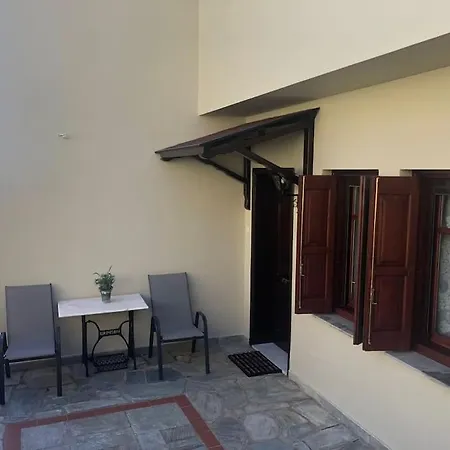 بيت للعطل Olive Tree Bay ليفوكاسترو